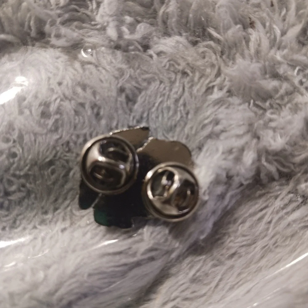 US Marine Corps‎ Eagle Globe Anchor Lapel Hat Pin 1